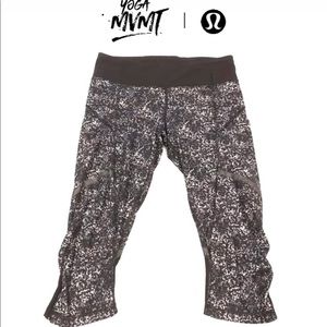 Lululemon Athletica Crop Leggings - 6